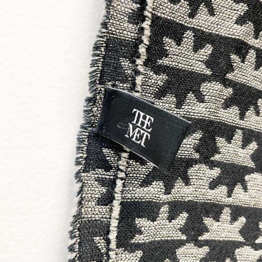 The Met Unisex Geometric Print Black Gray Wool Blend Oblong Scarf - Picture 3 of 6
